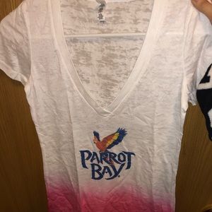 Parrot Bay V-Neck shirt